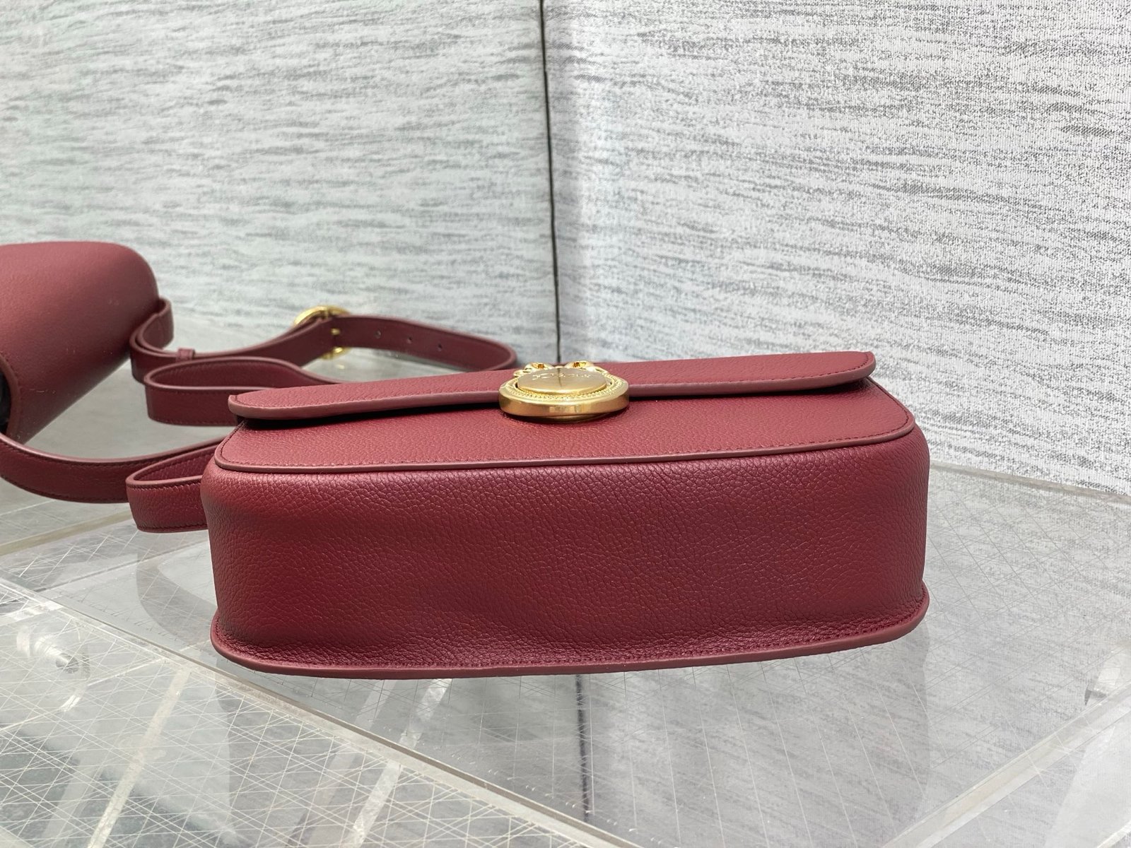 Bolso Dior Médaillon con solapa - Imagen 7