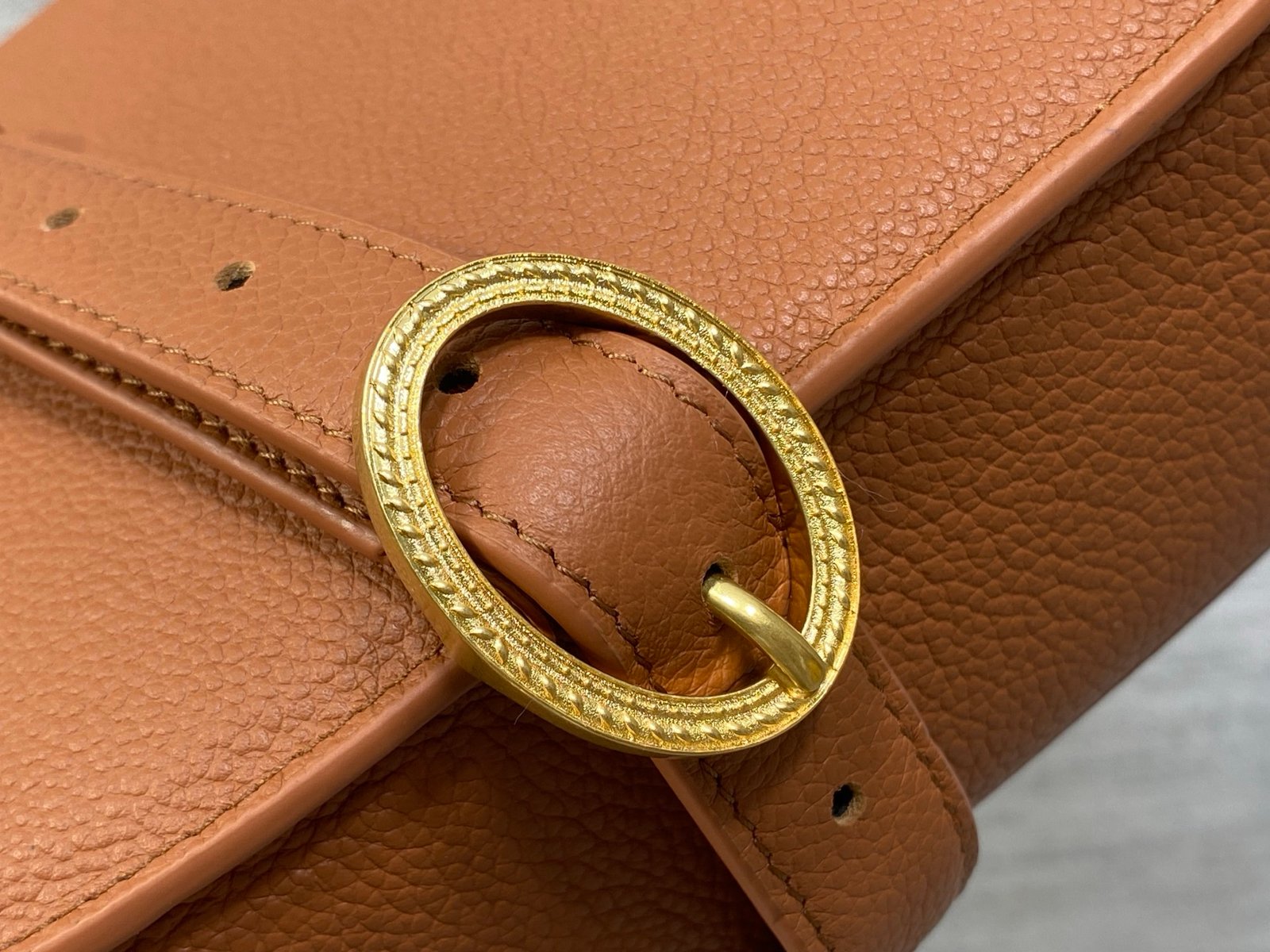Bolso Dior Médaillon con solapa - Imagen 6