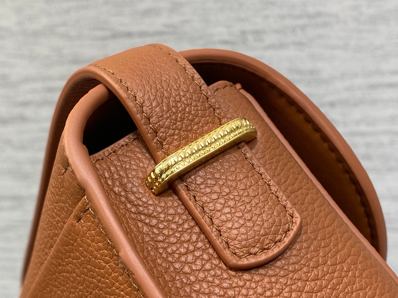 Bolso Dior Médaillon con solapa - Imagen 4