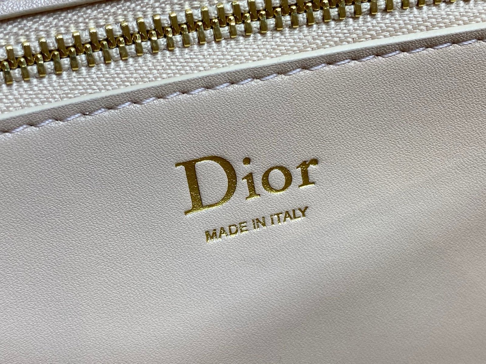 Bolso pequeño Dior Médaillon con solapa - Imagen 9