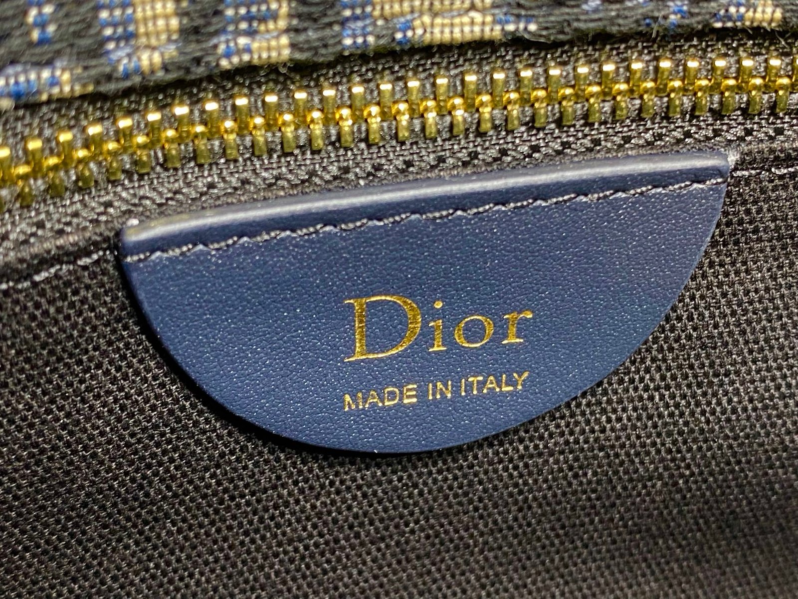 Bolso pequeño Dior Médaillon con solapa - Imagen 9