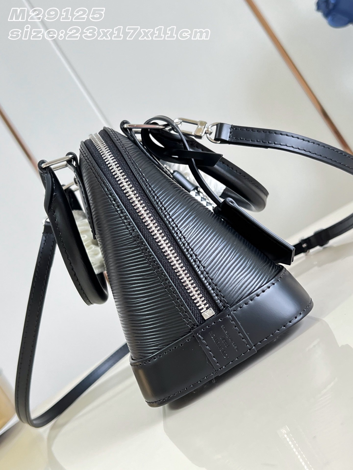 Bolso Alma BB Louis Vuitton - Imagen 5