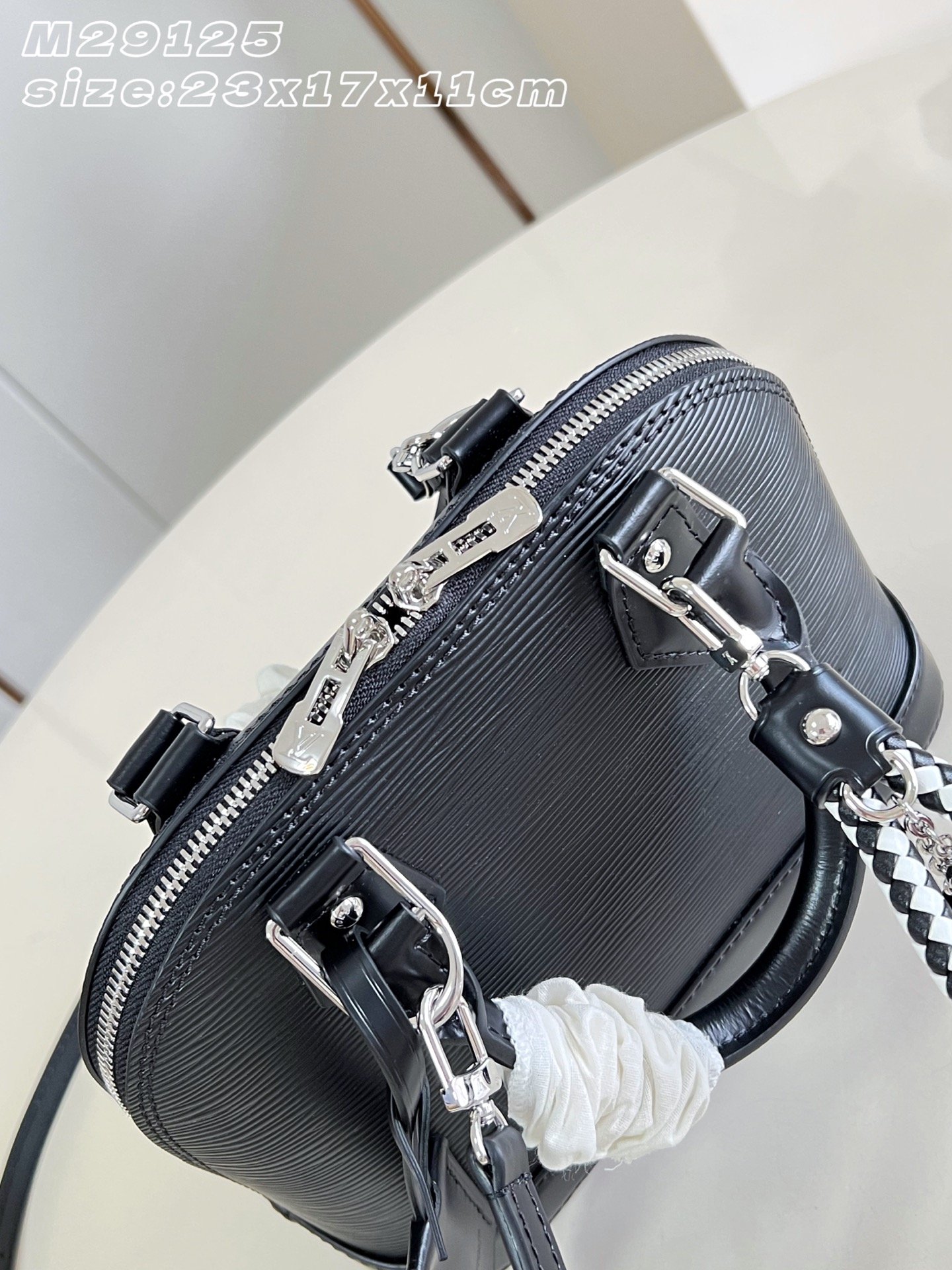 Bolso Alma BB Louis Vuitton - Imagen 9