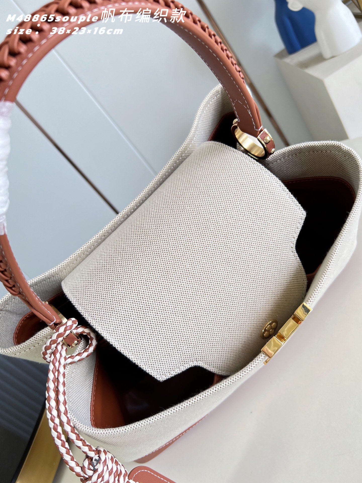 Bolso Capucines Weekender Louis Vuitton - Imagen 6