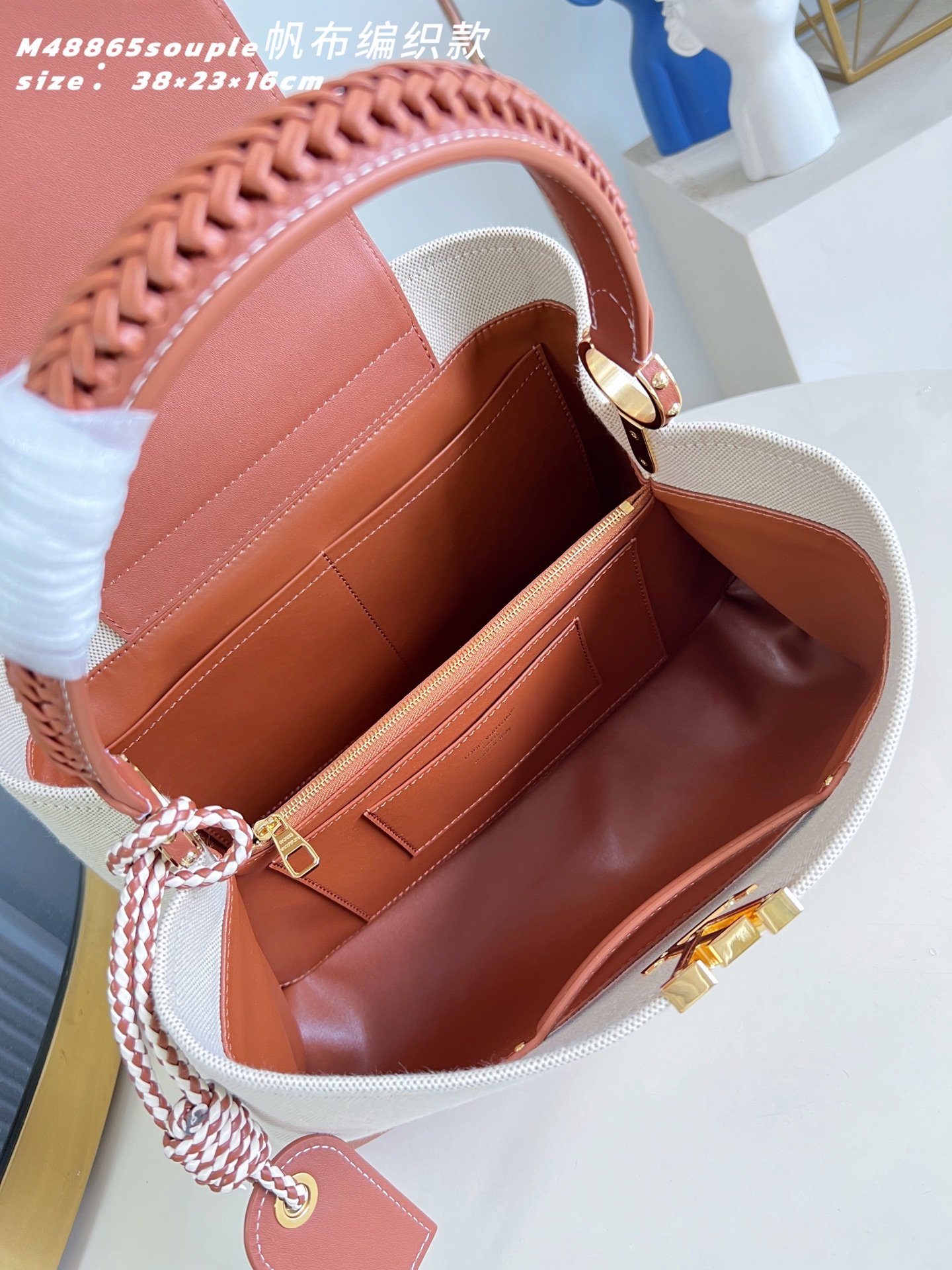 Bolso Capucines Weekender Louis Vuitton - Imagen 8