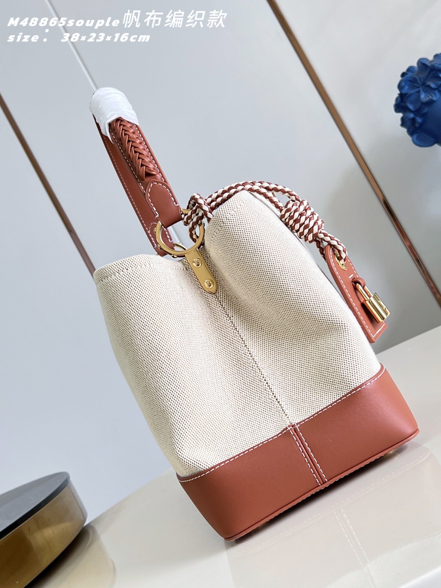 Bolso Capucines Weekender Louis Vuitton - Imagen 4
